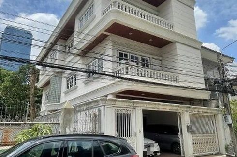 4 Bedroom House for sale in Din Daeng, Bangkok near MRT Phra Ram 9