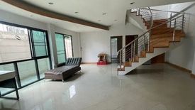 4 Bedroom House for sale in Din Daeng, Bangkok near MRT Phra Ram 9