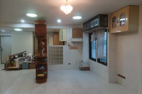 1 Bedroom Condo for sale in Centurion Park, Phaya Thai, Bangkok near BTS Ari