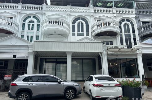 3 Bedroom Townhouse for rent in Chong Nonsi, Bangkok