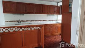 2 Bedroom Apartment for rent in Kannikar Court, Silom, Bangkok near MRT Silom