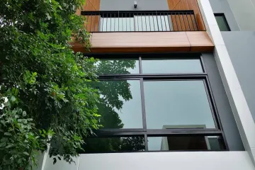 3 Bedroom Townhouse for sale in Suan Luang, Bangkok