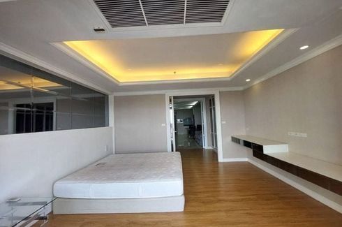 1 Bedroom Condo for rent in Nusa State Tower Condominium, Silom, Bangkok near BTS Surasak