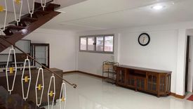 3 Bedroom House for rent in Chan Kasem, Bangkok near MRT Lat Phrao