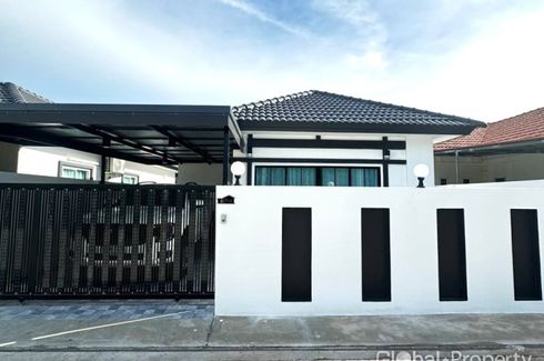 3 Bedroom House for sale in Na Kluea, Chonburi