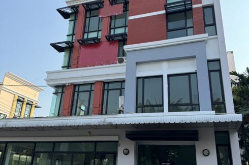 Townhouse for rent in Bang Na, Bangkok near BTS Bang Na