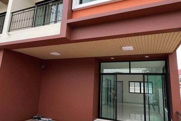 3 Bedroom Townhouse for sale in Khlong Kum, Bangkok