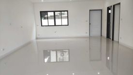 3 Bedroom Townhouse for sale in Khlong Kum, Bangkok