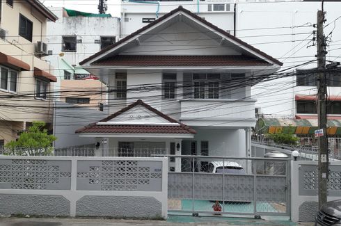 3 Bedroom House for rent in Bang Na, Bangkok near BTS Udom Suk