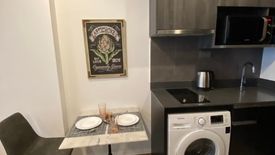 1 Bedroom Condo for sale in Si Phraya, Bangkok near MRT Sam Yan