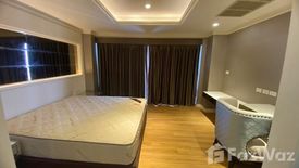 1 Bedroom Condo for rent in Nusa State Tower Condominium, Silom, Bangkok near BTS Surasak