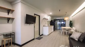 2 Bedroom Condo for rent in Nusa State Tower Condominium, Silom, Bangkok near BTS Surasak