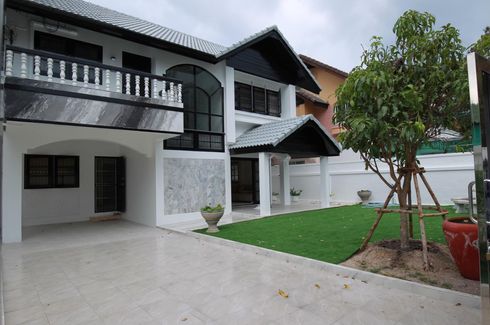 3 Bedroom House for sale in Na Kluea, Chonburi