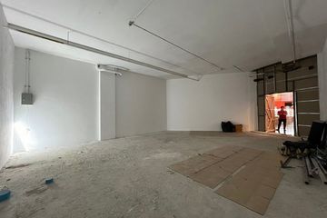 Commercial for rent in Khlong Tan, Bangkok near BTS Phrom Phong