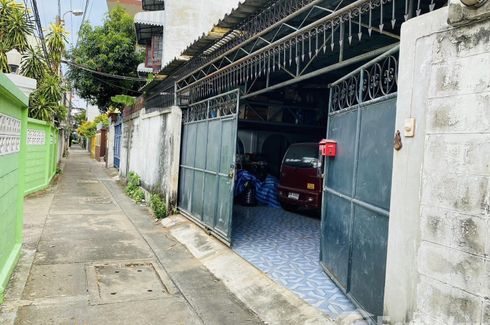 2 Bedroom House for sale in Khlong Ton Sai, Bangkok near BTS Wongwian Yai