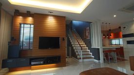 2 Bedroom House for sale in Dokmai, Bangkok