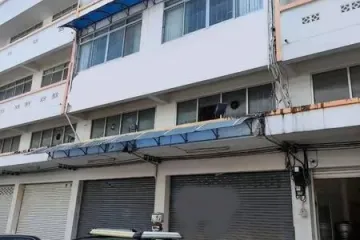 Commercial for sale in Khlong Nueng, Pathum Thani