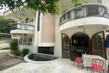 6 Bedroom House for sale in Bang Chak, Bangkok near BTS Punnawithi