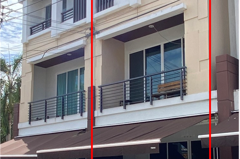 4 Bedroom Townhouse for sale in Khlong Kum, Bangkok