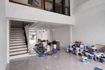 Office for rent in Dokmai, Bangkok