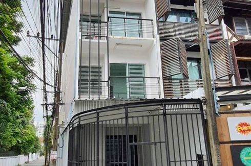 4 Bedroom House for rent in Phra Khanong, Bangkok near BTS Phra Khanong