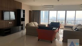 2 Bedroom Condo for sale in Saichol Mansion, Bang Lamphu Lang, Bangkok near BTS Saphan Taksin