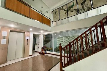 1 Bedroom Office for rent in Silom, Bangkok near BTS Chong Nonsi