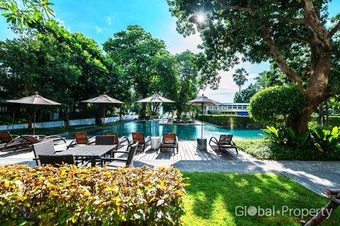 2 Bedroom Condo for sale in Zire Wongamat, Na Kluea, Chonburi