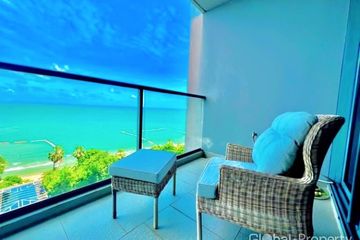 2 Bedroom Condo for sale in Zire Wongamat, Na Kluea, Chonburi