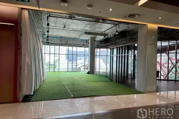 Commercial for rent in Khlong Tan Nuea, Bangkok