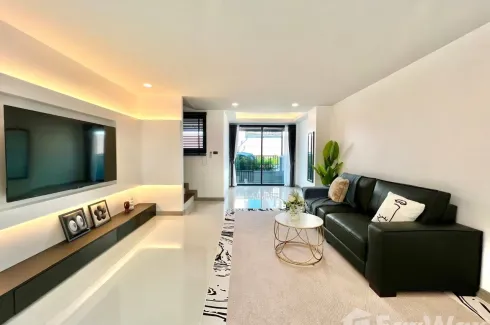 3 Bedroom Townhouse for sale in Chokchai Village 9, Nong Prue, Chonburi