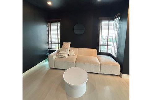 2 Bedroom Condo for sale in Chan Kasem, Bangkok near MRT Lat Phrao