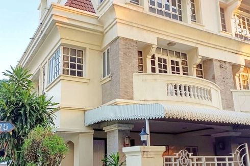 4 Bedroom House for sale in Baan Tharinee Pinklao Village, Taling Chan, Bangkok