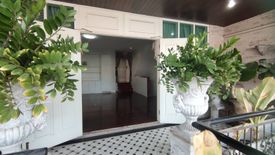 3 Bedroom Townhouse for rent in Khlong Tan Nuea, Bangkok