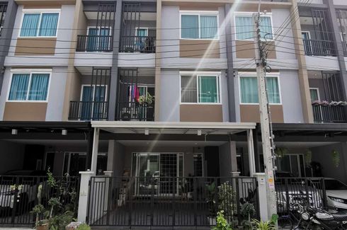 3 Bedroom Townhouse for sale in Baan Wiranphat Exclusive, Dokmai, Bangkok