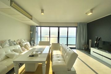 2 Bedroom Condo for sale in Zire Wongamat, Na Kluea, Chonburi