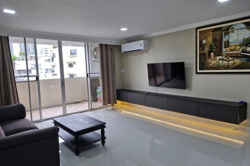 3 Bedroom Condo for rent in Khlong Tan Nuea, Bangkok