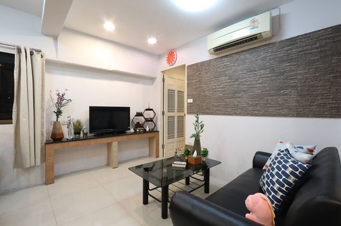 2 Bedroom Condo for rent in Khlong Tan Nuea, Bangkok