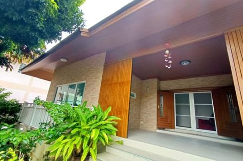 4 Bedroom House for rent in Nong Pa Khrang, Chiang Mai