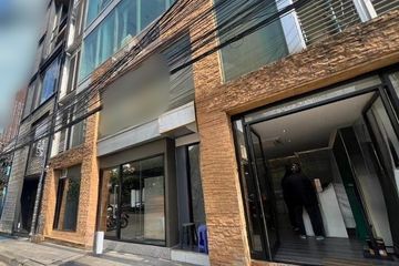 Commercial for rent in Silom, Bangkok near BTS Saint Louis