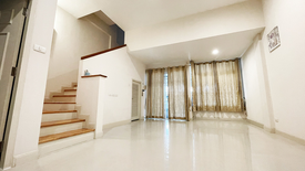 3 Bedroom Townhouse for sale in The Metro Rama 9, Prawet, Bangkok