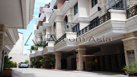 4 Bedroom Townhouse for sale in Phra Khanong, Bangkok near BTS Thong Lo