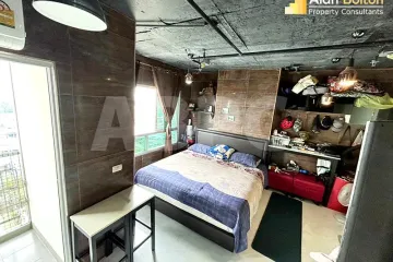 1 Bedroom Condo for sale in Na Kluea, Chonburi
