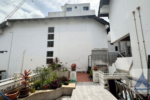 4 Bedroom House for sale in Phra Khanong, Bangkok near BTS Thong Lo