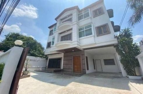 4 Bedroom House for rent in Khlong Tan Nuea, Bangkok