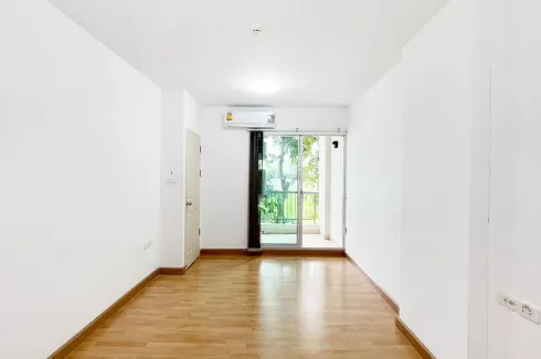 1 Bedroom Condo for sale in Huai Khwang, Bangkok near MRT Huai Khwang