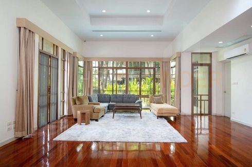 4 Bedroom House for sale in Phra Khanong Nuea, Bangkok near BTS Phra Khanong