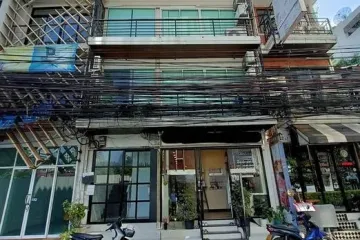 Commercial for sale in Silom, Bangkok near BTS Chong Nonsi