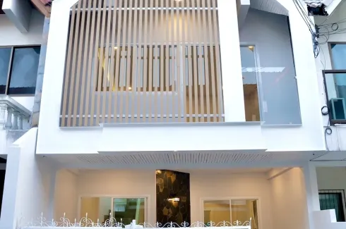 2 Bedroom Townhouse for sale in Mae Hia, Chiang Mai