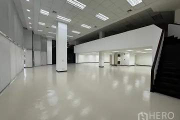 Commercial for rent in Huai Khwang, Bangkok near MRT Sutthisan